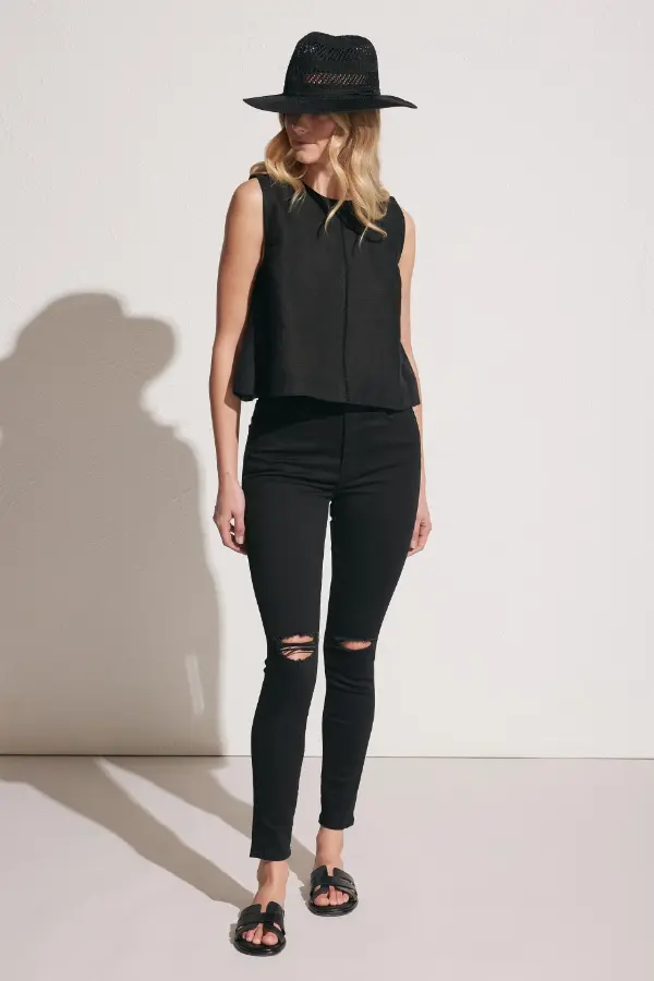 Black Distressed Jeans Outfit