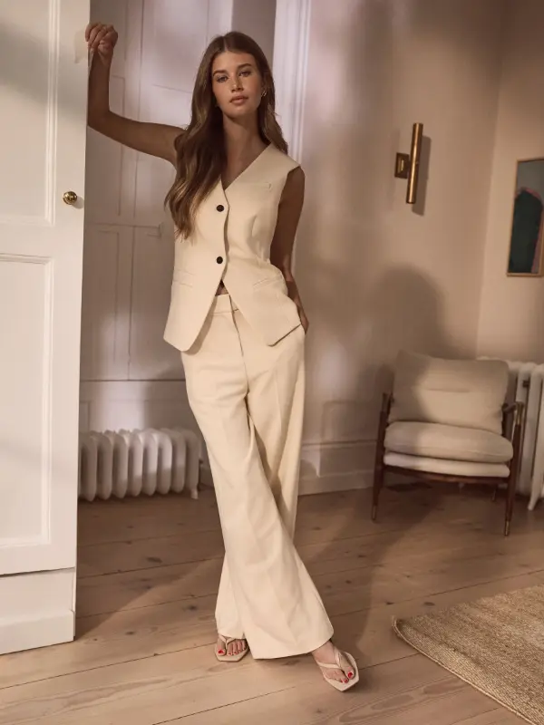 Cream Waistcoat Outfit Women