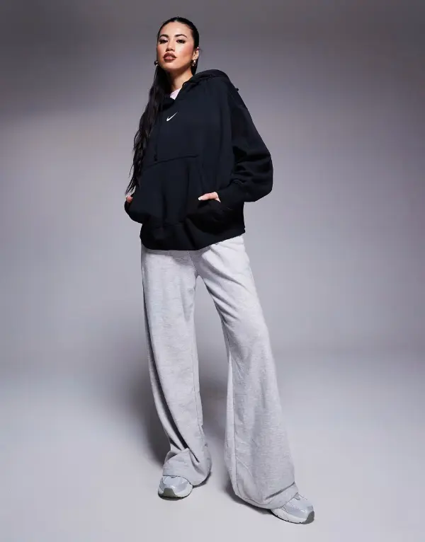 Hoodie Outfit Ideas