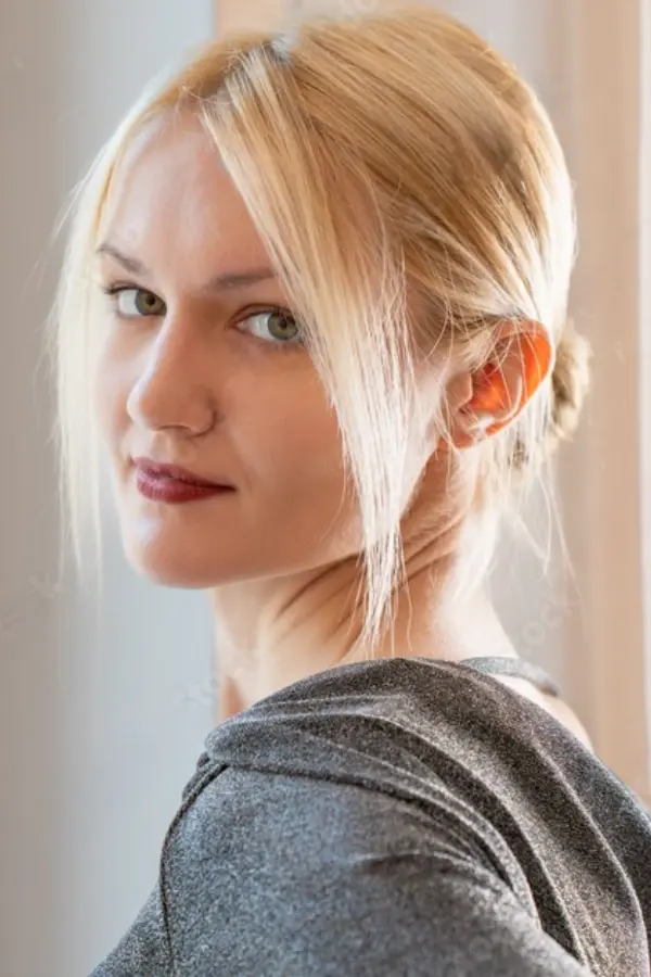 Makeup For Green Eyes and Blonde Hair