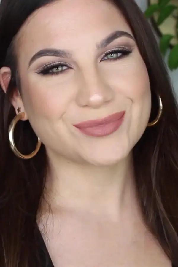 Makeup For Green Eyes and Brown Hair