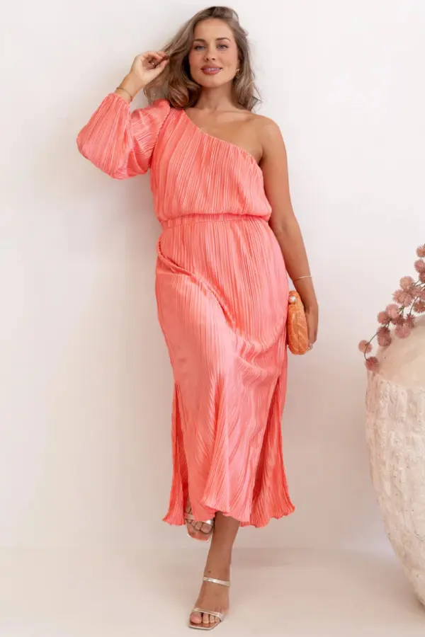 One Shoulder Dress Outfit Ideas