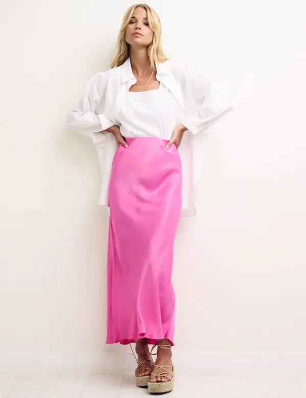 Pink Satin Skirt Outfit Ideas