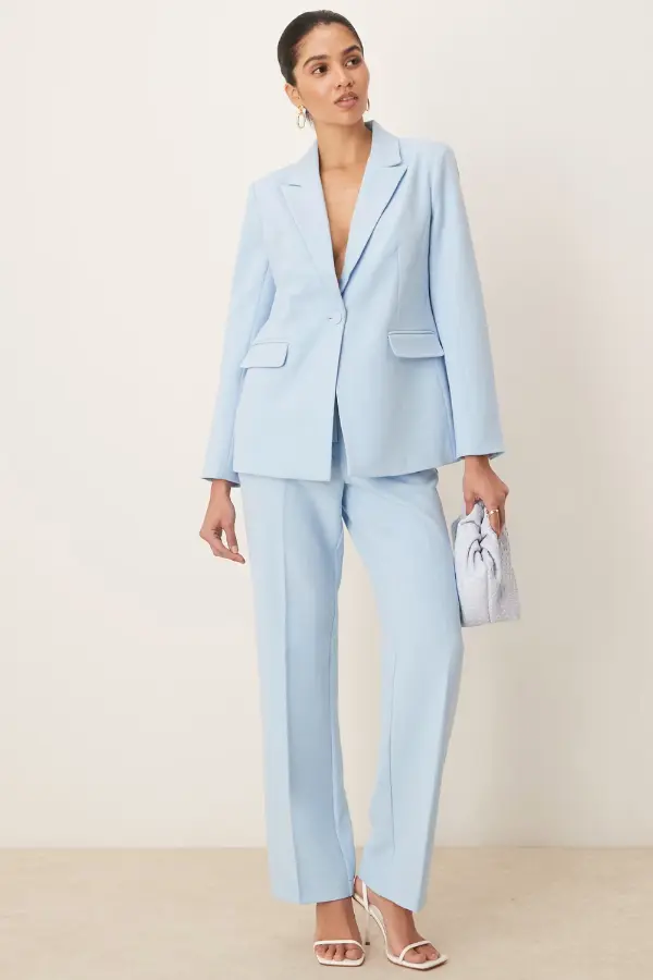 Woman Suit Fashion 2025