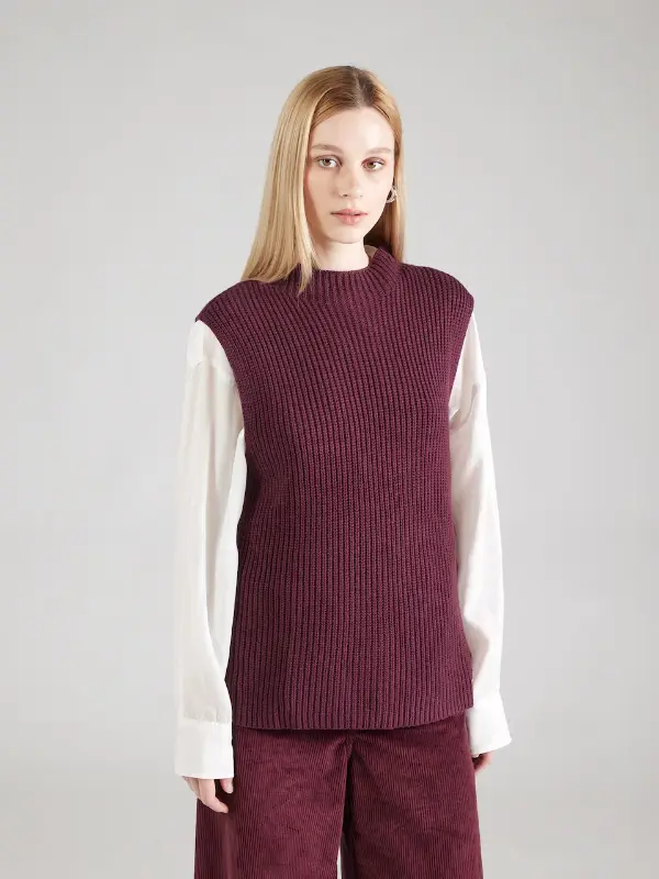 Sweater Vest Outfit Women