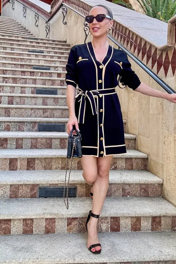 How to Dress Over 40 Fashion for Women