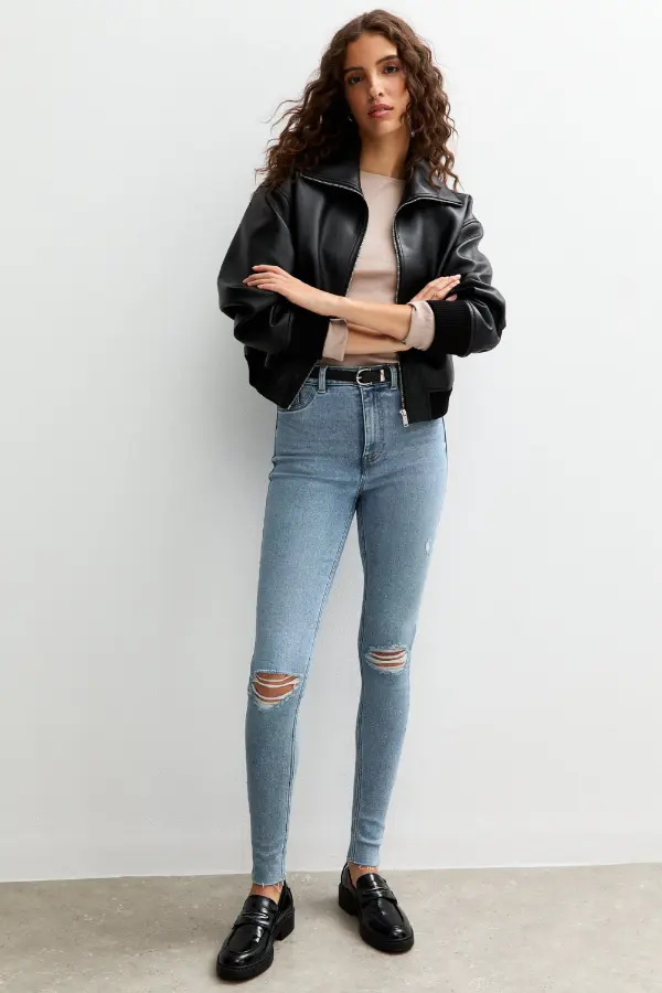 Ripped Jeans Fall Outfit