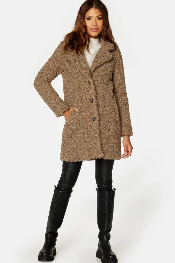 Short Teddy Coat Outfit