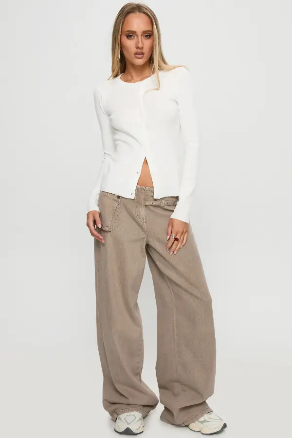 White Cardigan Outfit Ideas