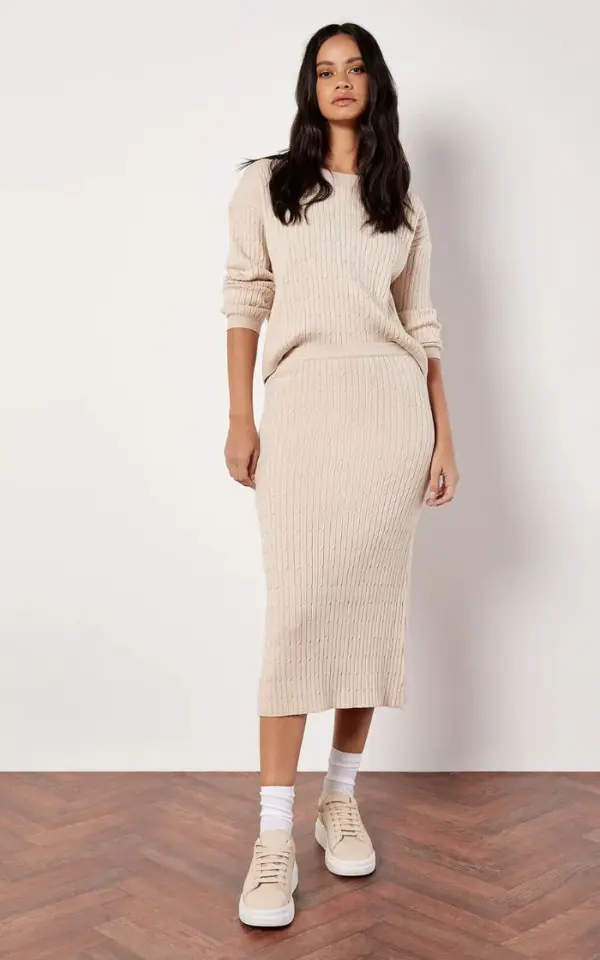 Fall Skirt Outfits With Sneakers