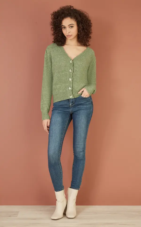 Green Cardigan Outfits