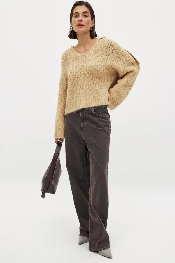 Beige Sweater Outfit