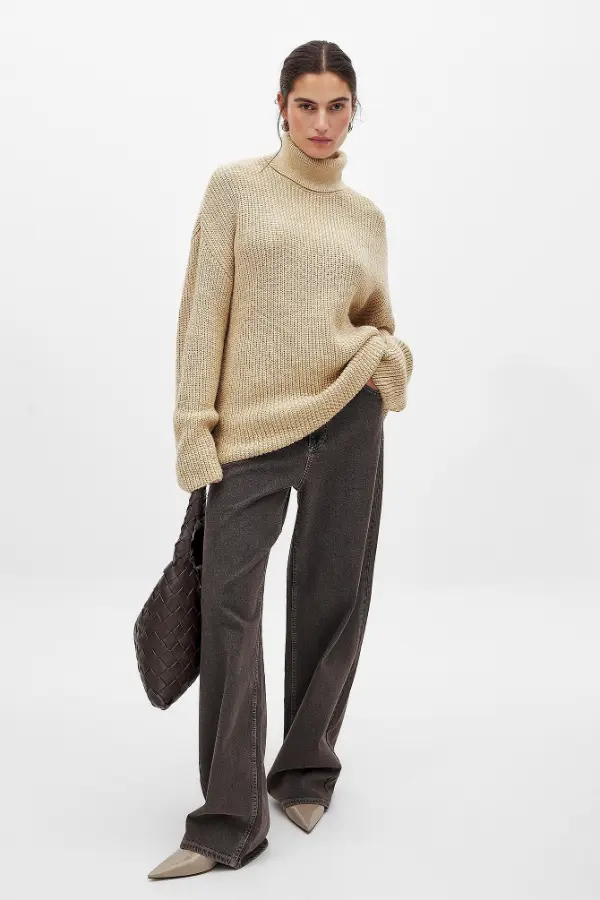 How to Style Beige Sweater