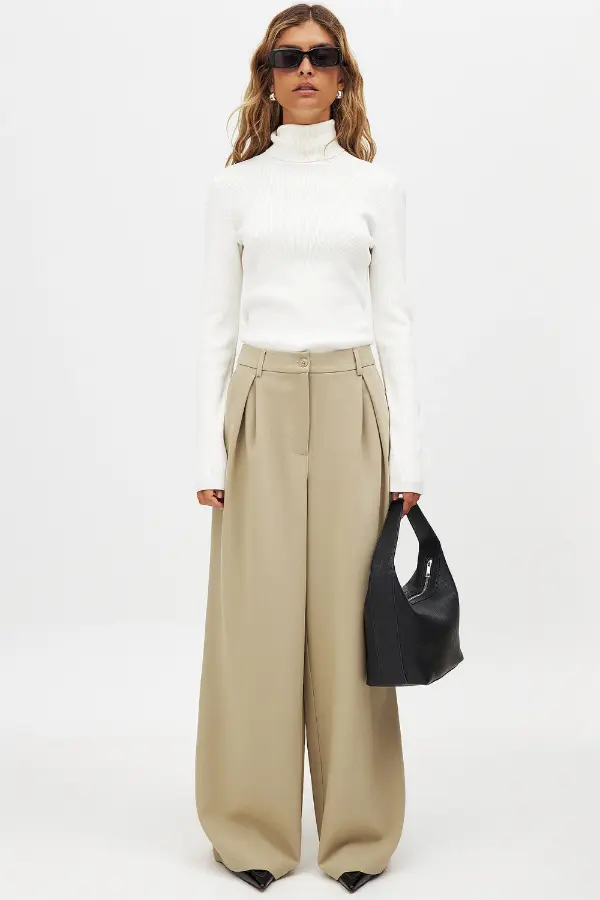 How to Style Beige Trousers