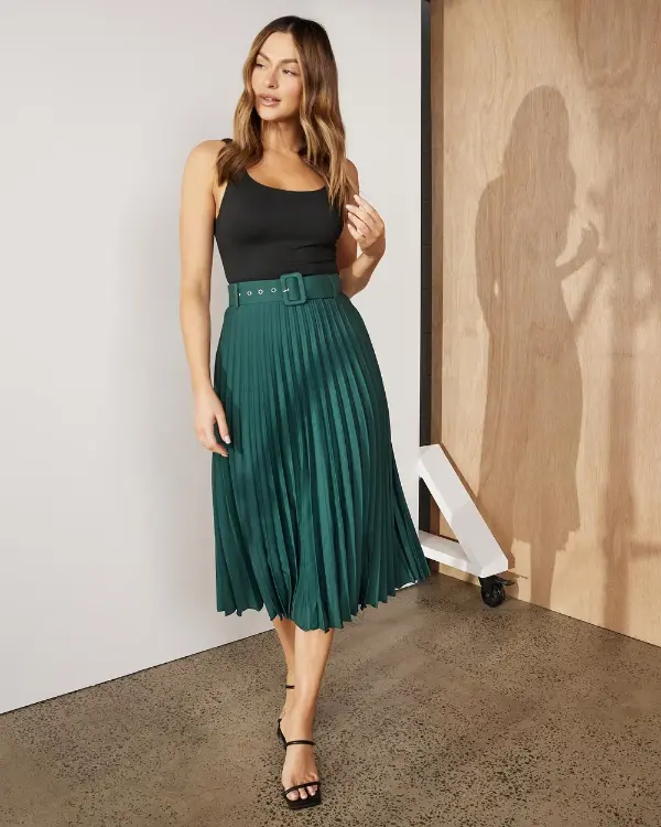 How to Style Green Skirt