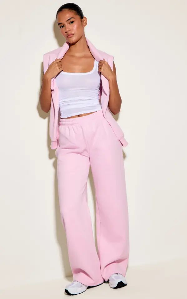 How to Style Pink Sweatpants
