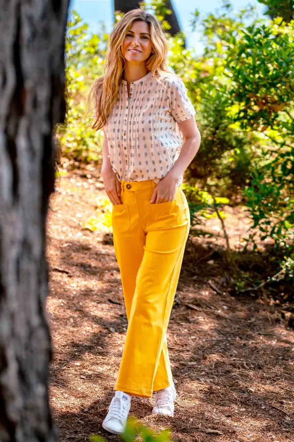 How to Style Yellow Pants