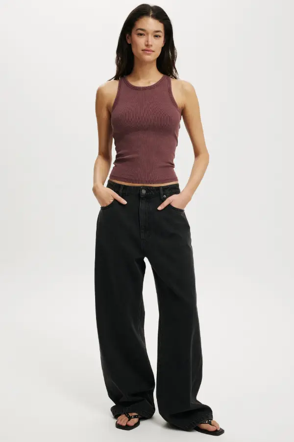 How to Wear Black Baggy Jeans