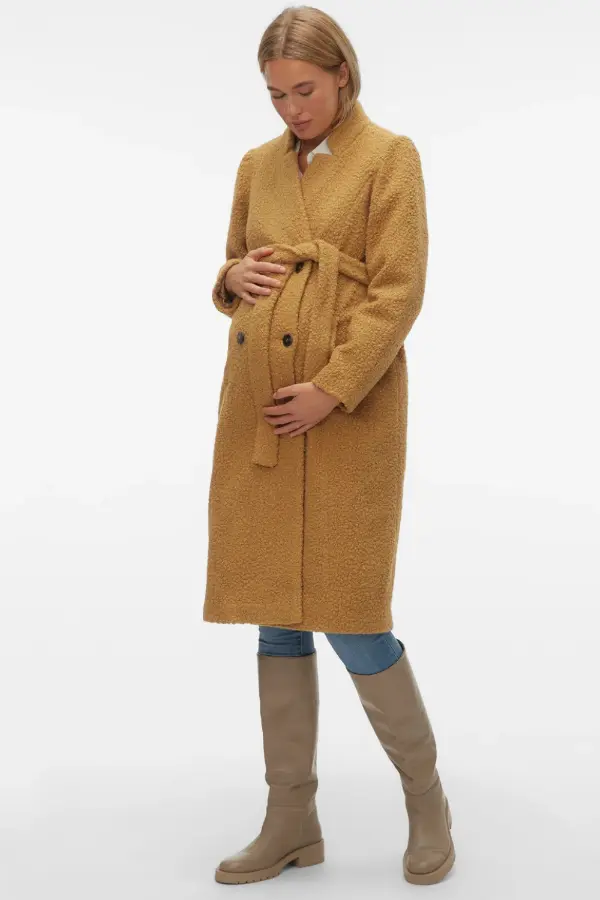 Pregnancy Outfits Winter