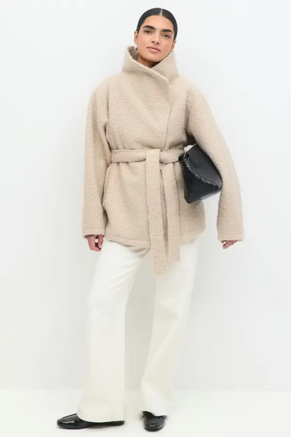How to Wear Beige Jacket