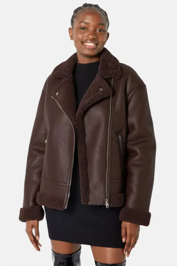 Leather Jacket With Fur Outfits