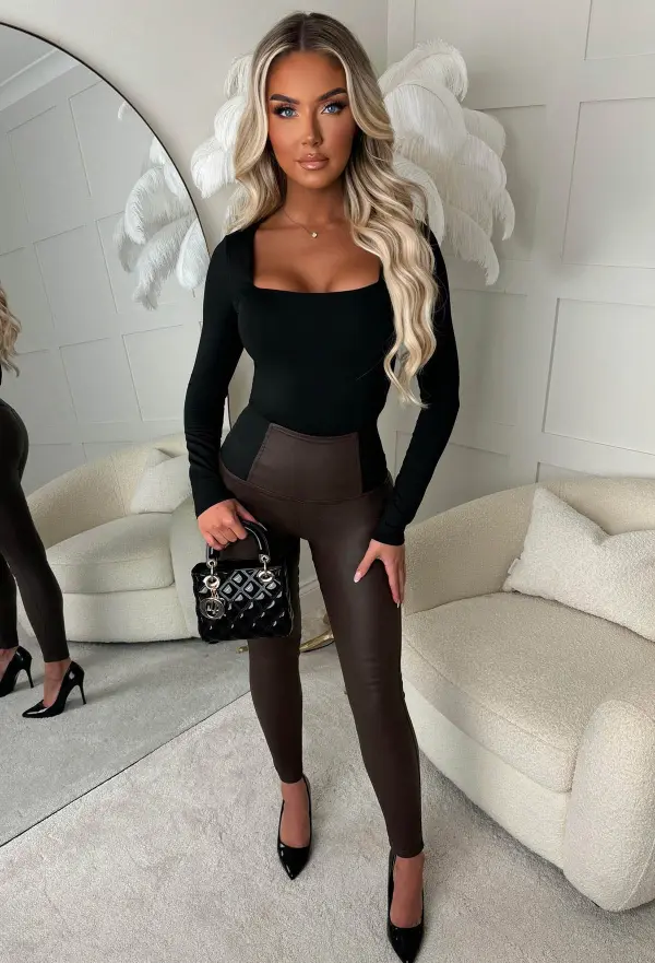 What to Wear With Brown Leggings