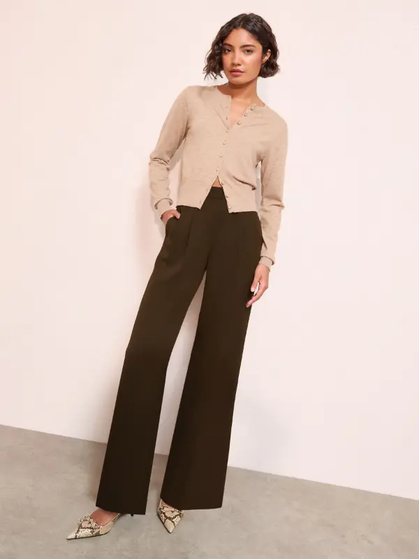 What to Wear With Brown Pants