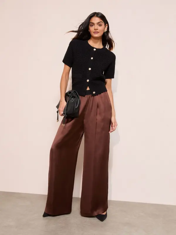 What to Wear With Brown Pants