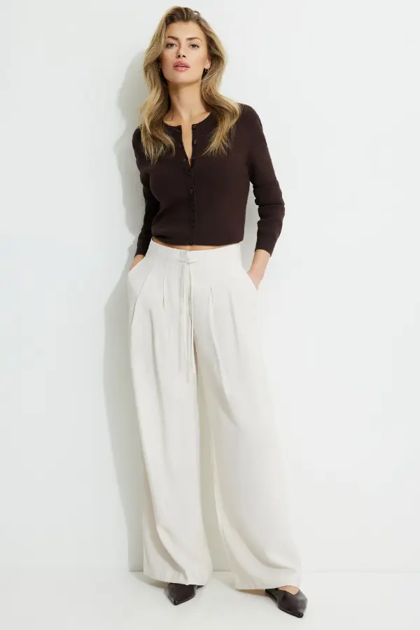 Casual Wide Leg Pants Outfit
