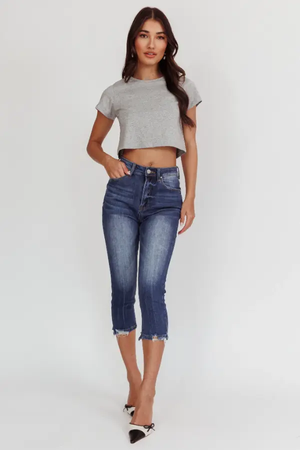 Capri Jeans Outfit
