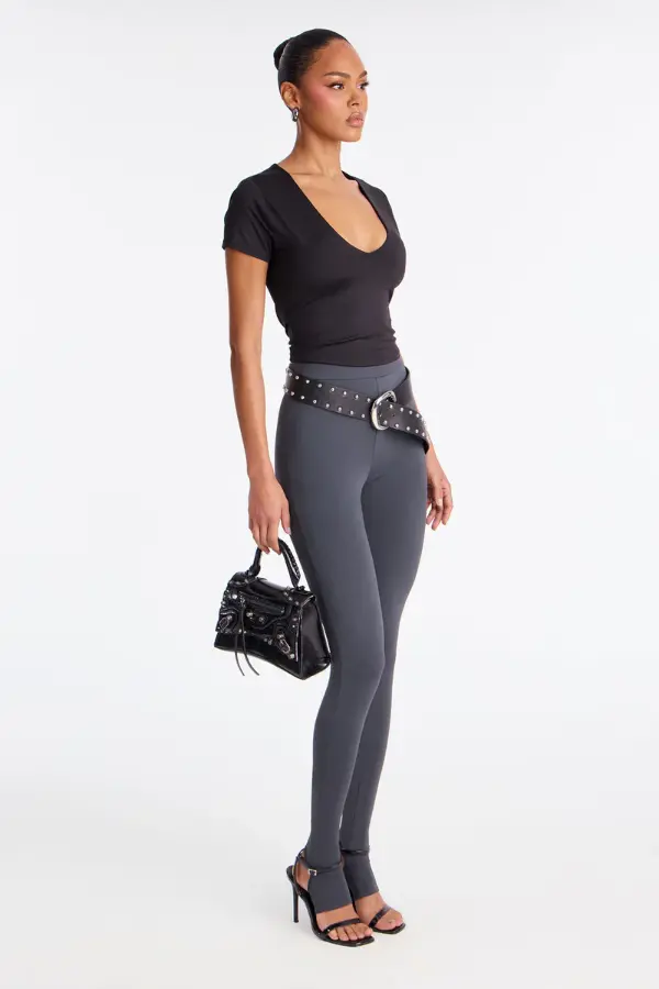 Dark Grey Leggings Outfit