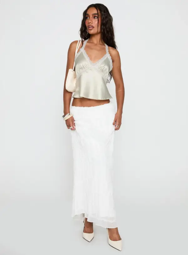 White Maxi Skirt Fit
