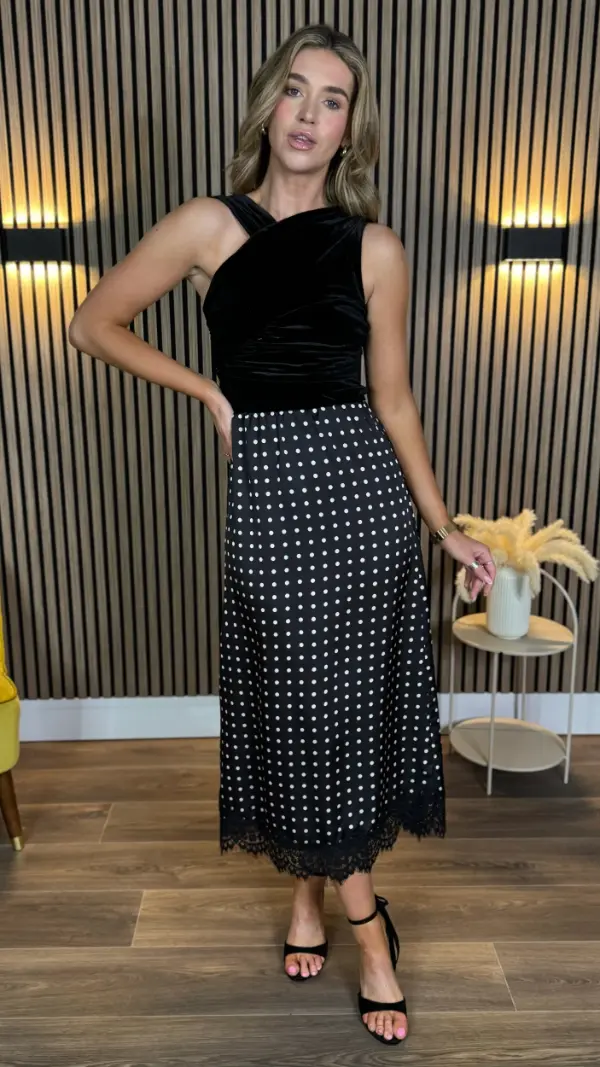 Black Polka Dot Skirt Outfit