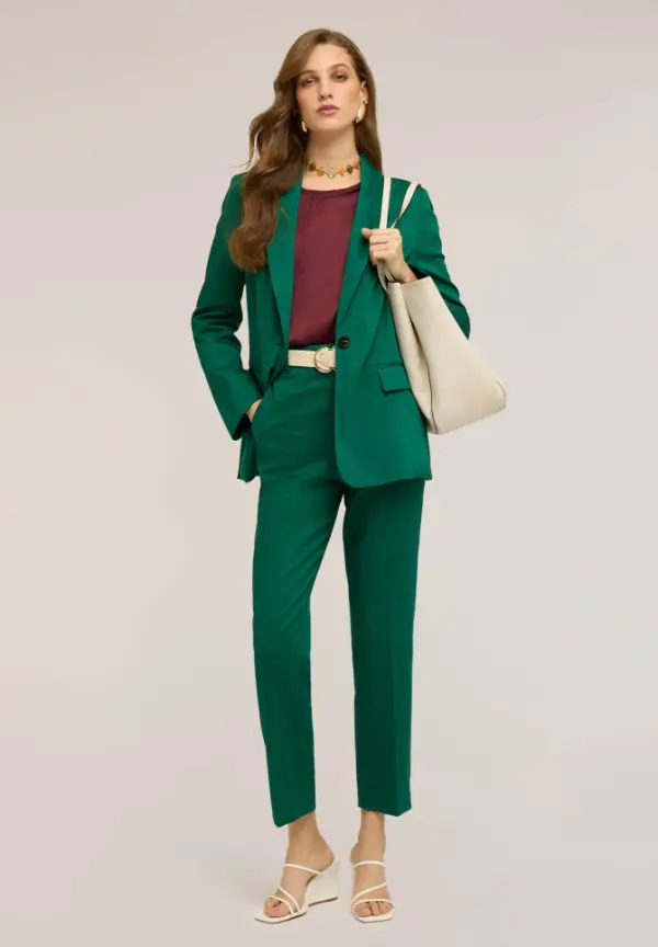 Green Pants Outfit Ideas Women