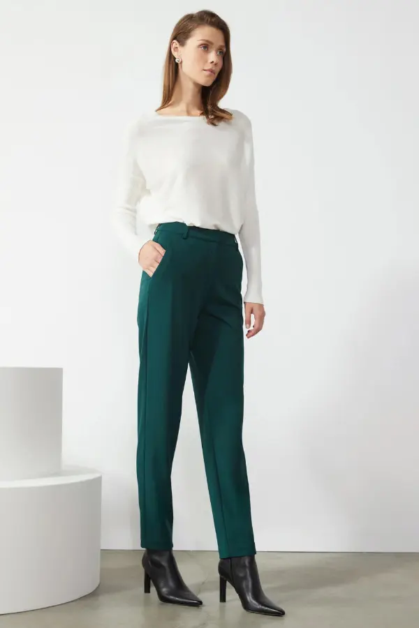 How to Style Dark Green Pants