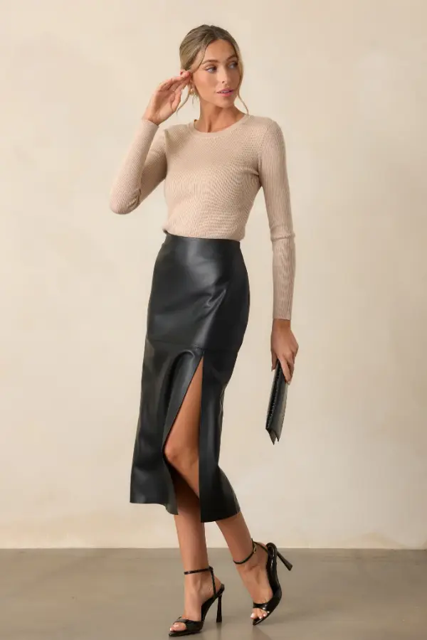 What To Wear With Leather Skirt